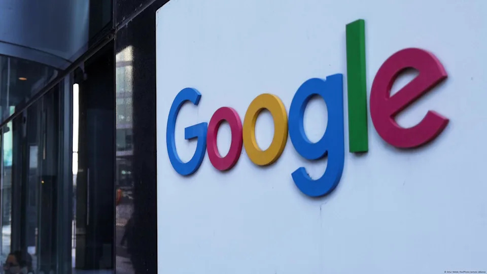 Logo de Google en un edificio