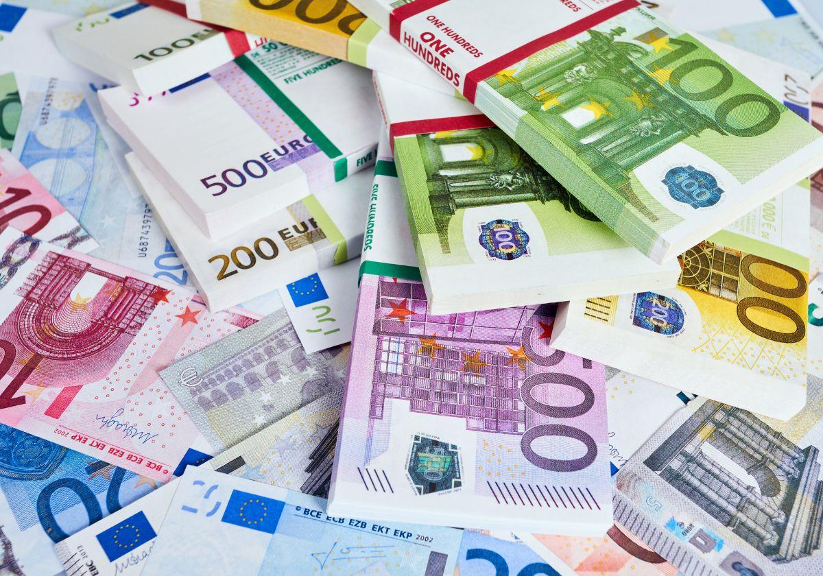 Billetes de euros de diferentes denominaciones