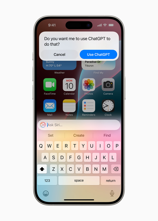 iPhone con una pantalla que sugiere usar ChatGPT
