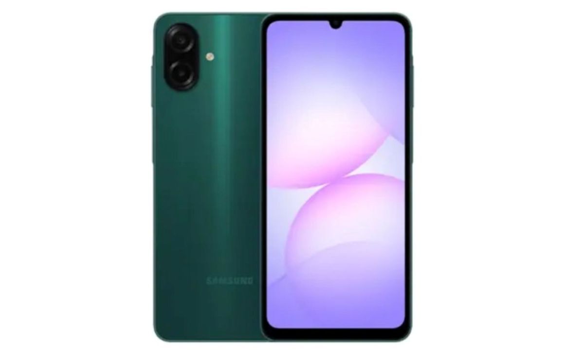 Samsung Galaxy A07 en color verde mostrando su diseño delgado y moderno