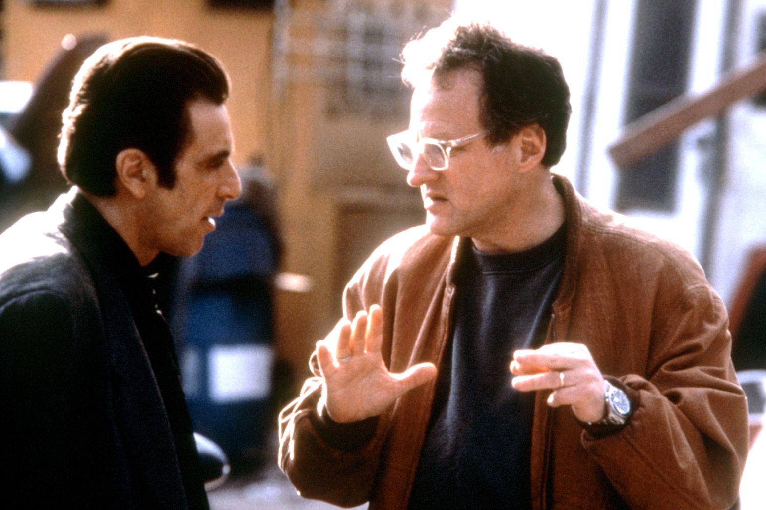Michael Mann trabajando en el set de una película