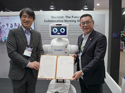 Representantes de Foxconn y Kawasaki con Nurabot