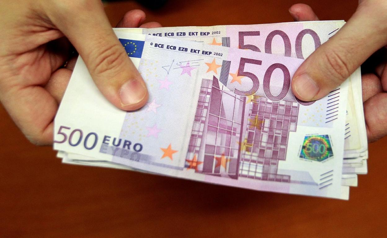 Pila de billetes de 500 euros