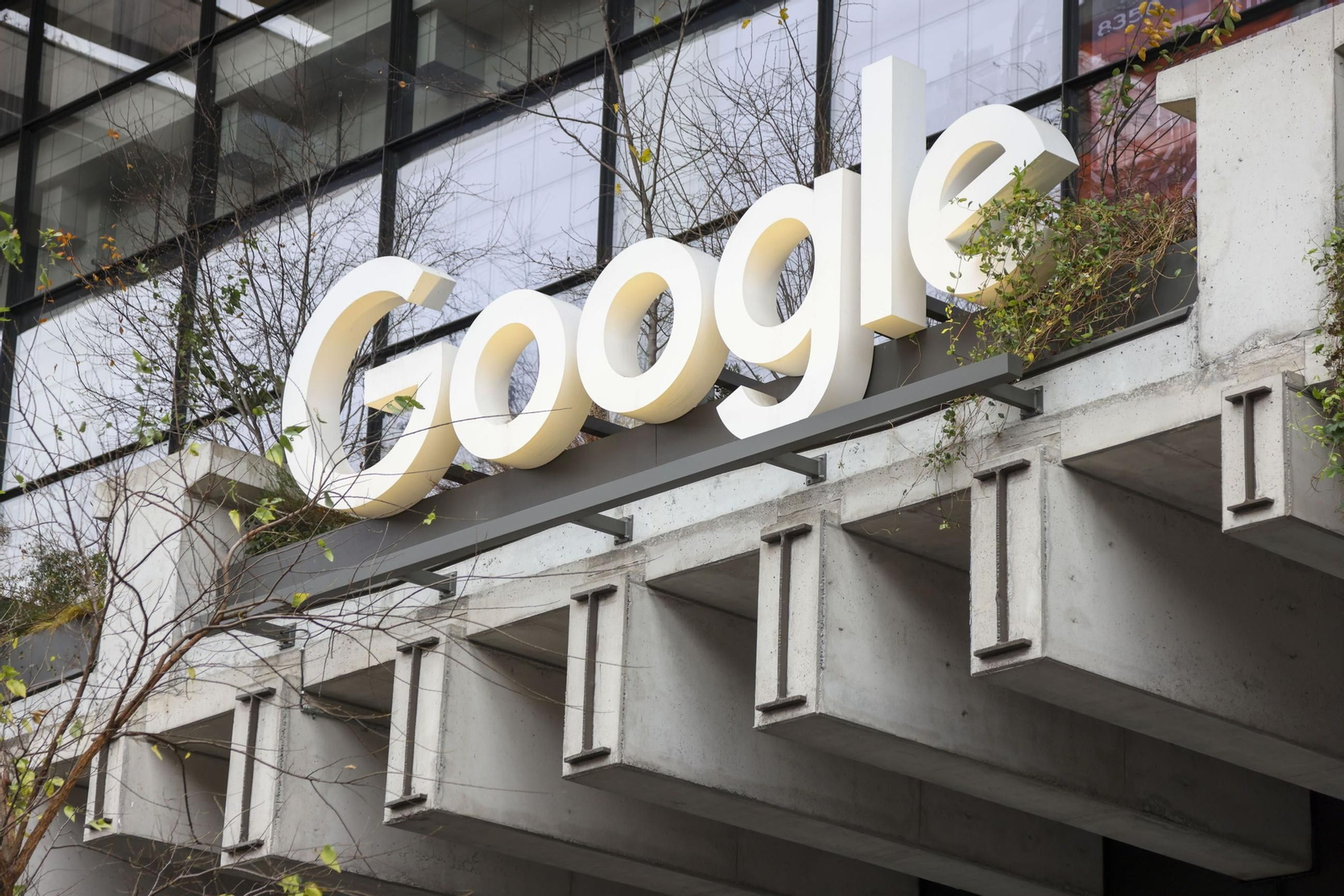 Edificio con el logo de Google