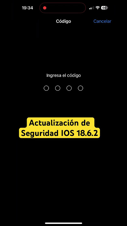 Pantalla de iPhone mostrando interfaz para ingresar contraseña con indicación de actualización de seguridad