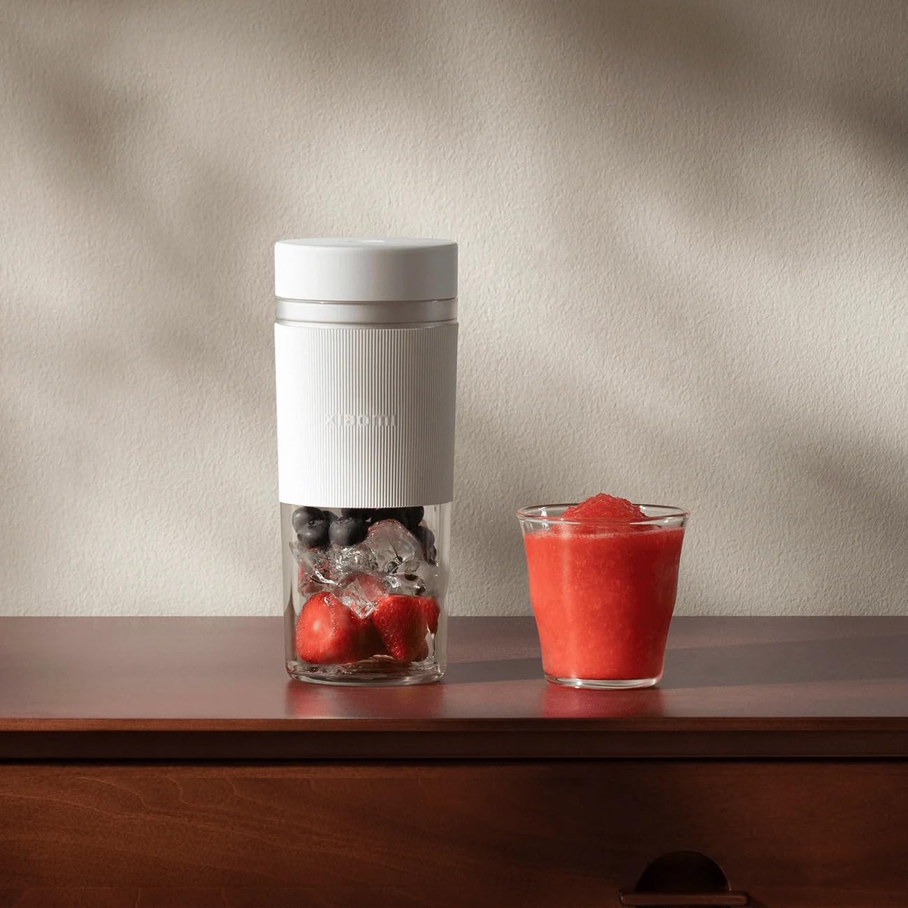 Vaso de zumo preparado con la Xiaomi Portable Blender