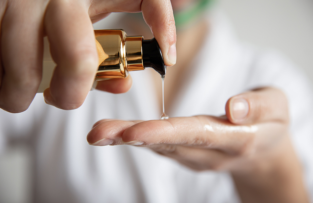 Cleansing oil on hand