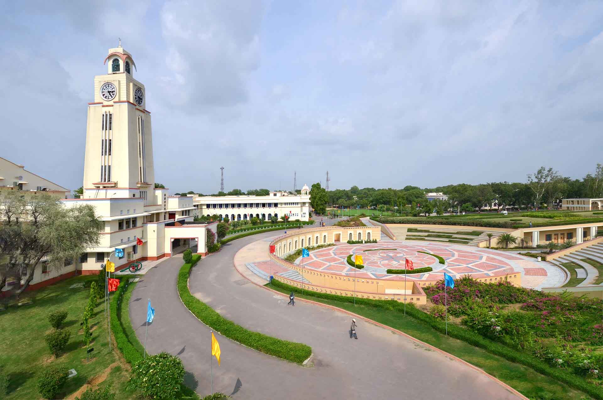 Arquitectura emblemática del campus de BITS Pilani en Mumbai
