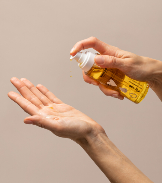 Cleansing oil on hand