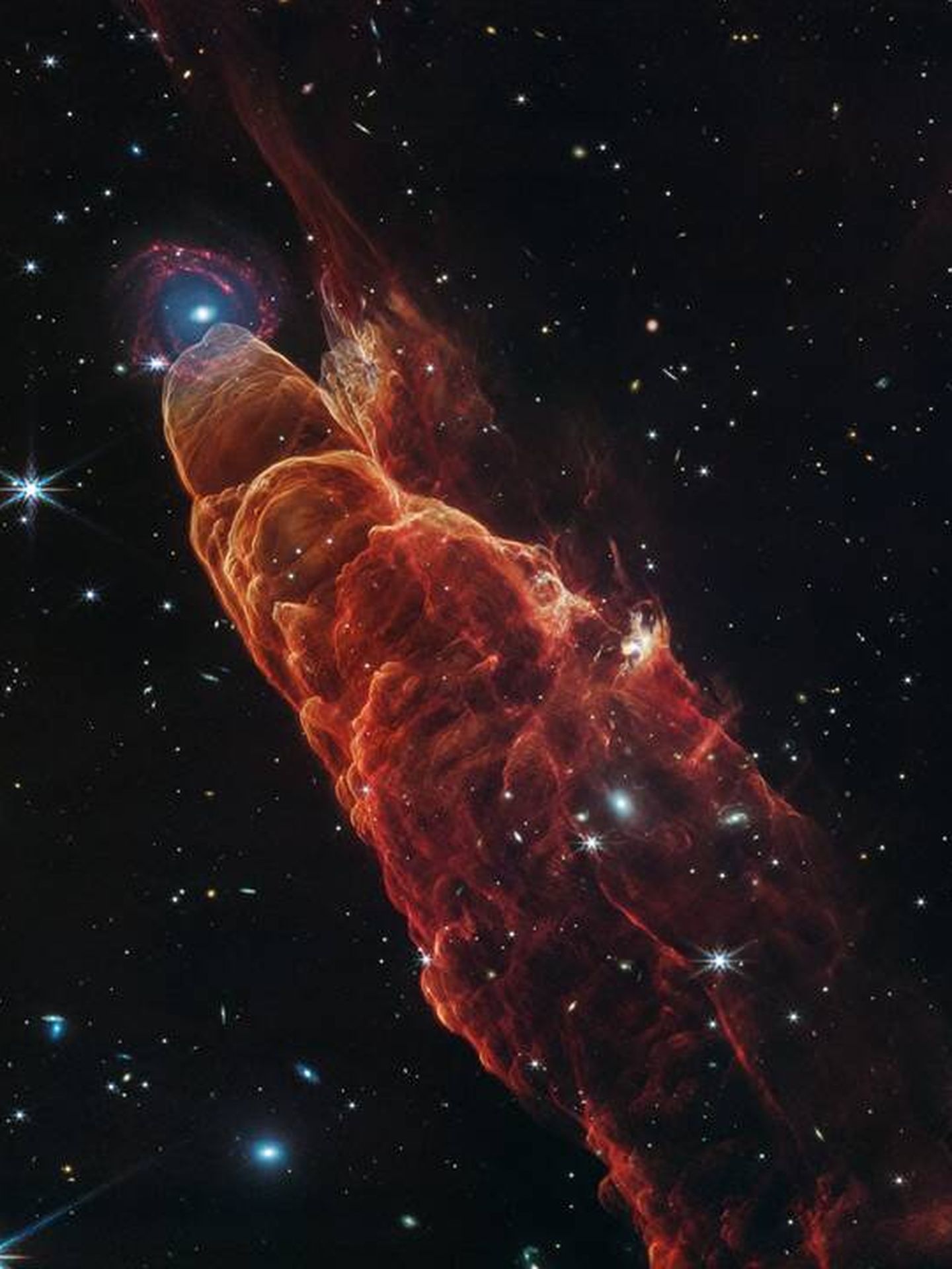Nebulosa en el espacio profundo