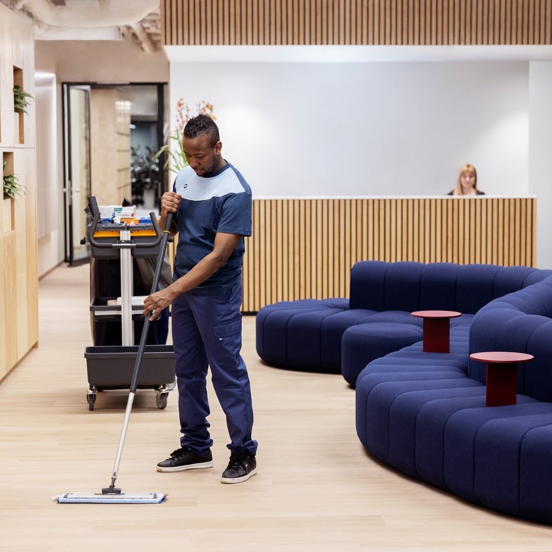 Recurring home cleaning service paired with pest control prep to maintain a Scottish residential property to a 5-star standard after extermination