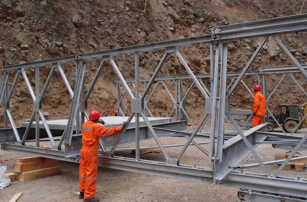 Construcción de Puente sobre el Río Marañón