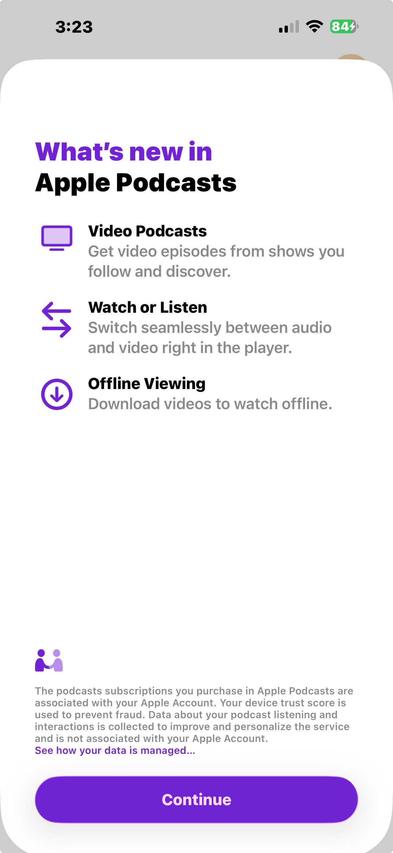 Interfaz de Apple Podcasts mostrando la nueva experiencia de video